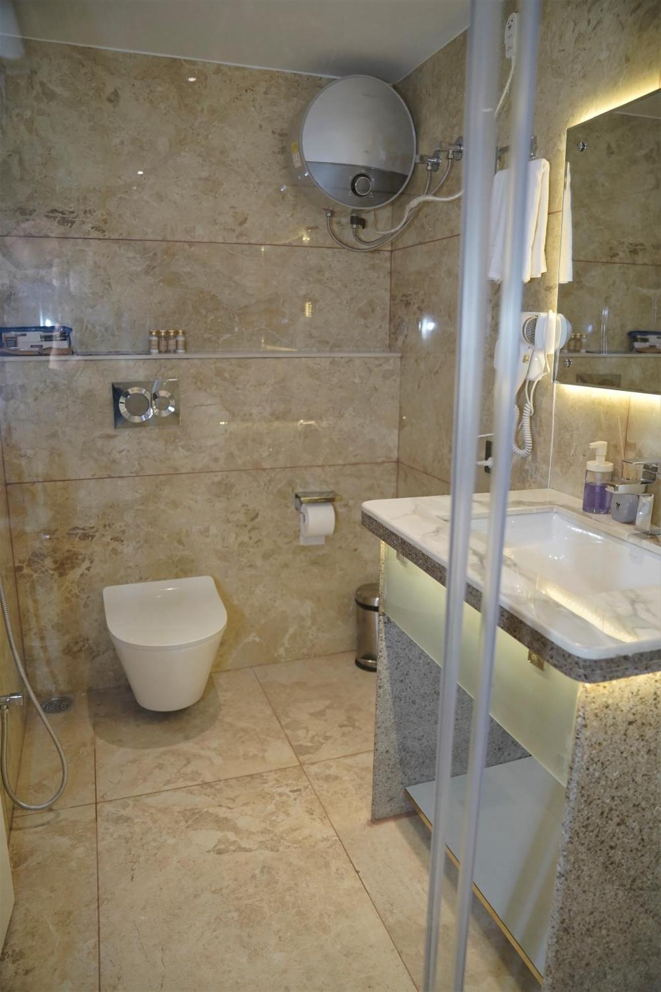 Hotel Essence Grandeur Guwahati Zewnętrze zdjęcie
