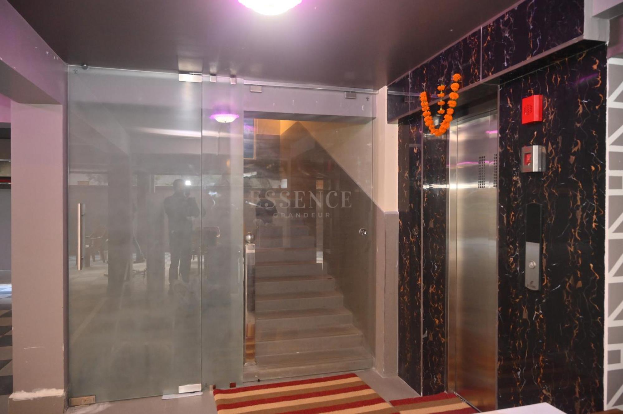 Hotel Essence Grandeur Guwahati Zewnętrze zdjęcie