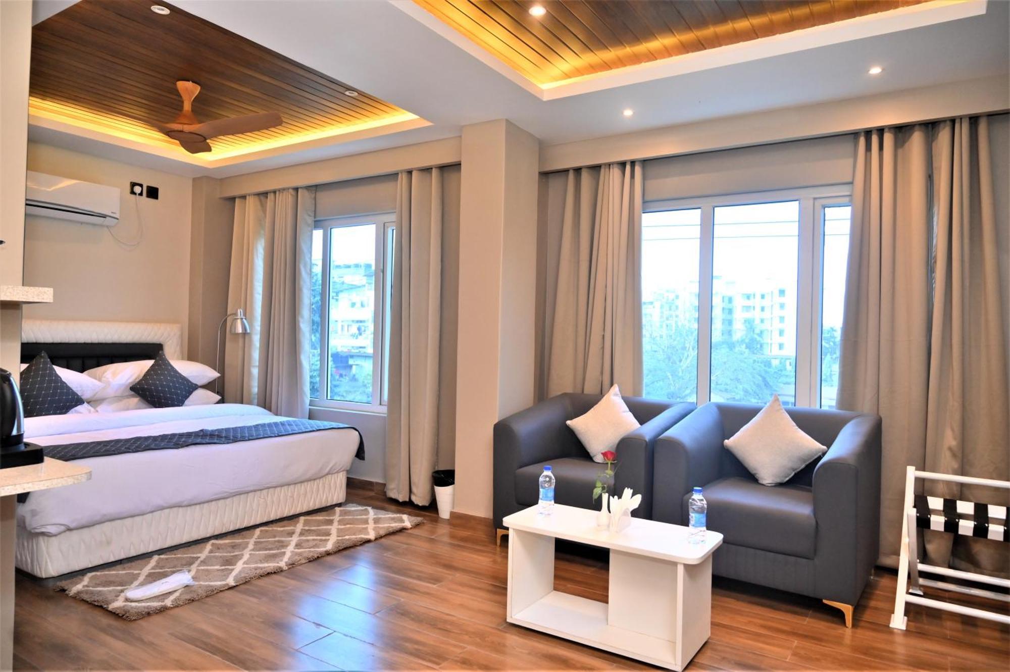 Hotel Essence Grandeur Guwahati Zewnętrze zdjęcie