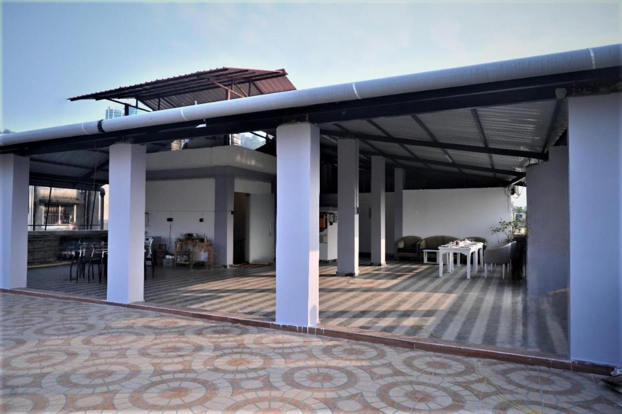 Hotel Essence Grandeur Guwahati Zewnętrze zdjęcie