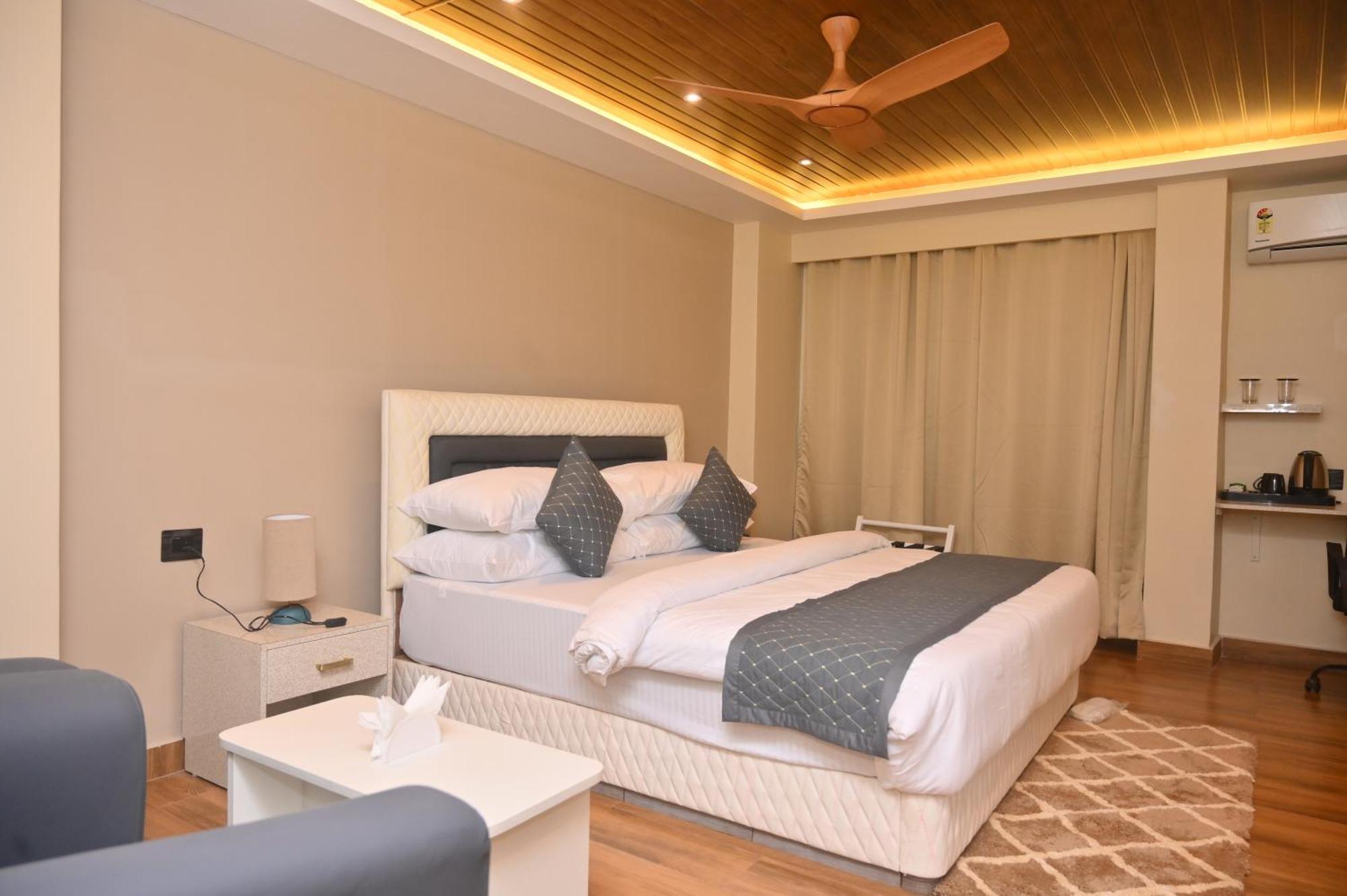 Hotel Essence Grandeur Guwahati Zewnętrze zdjęcie