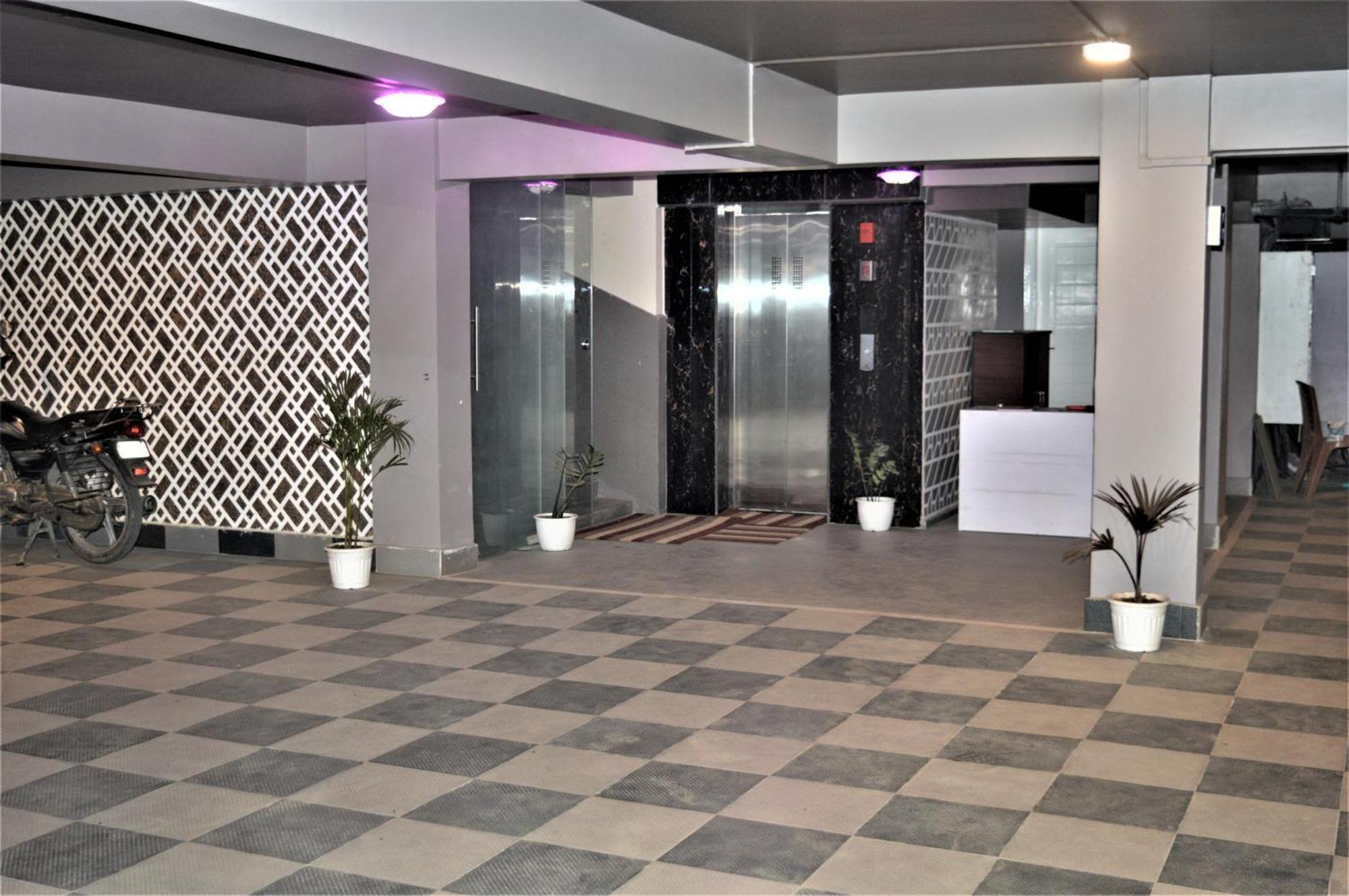 Hotel Essence Grandeur Guwahati Zewnętrze zdjęcie